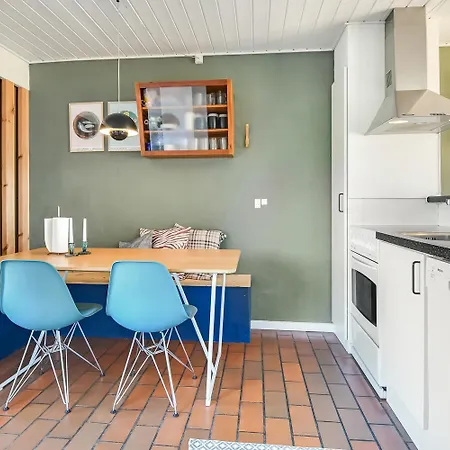 Hyggelig I Stueplan Med Internet I Sj583 Lejlighed *